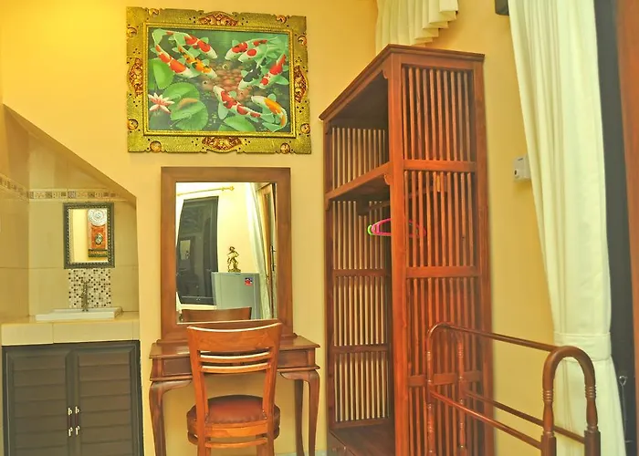 招待所 Inten House *